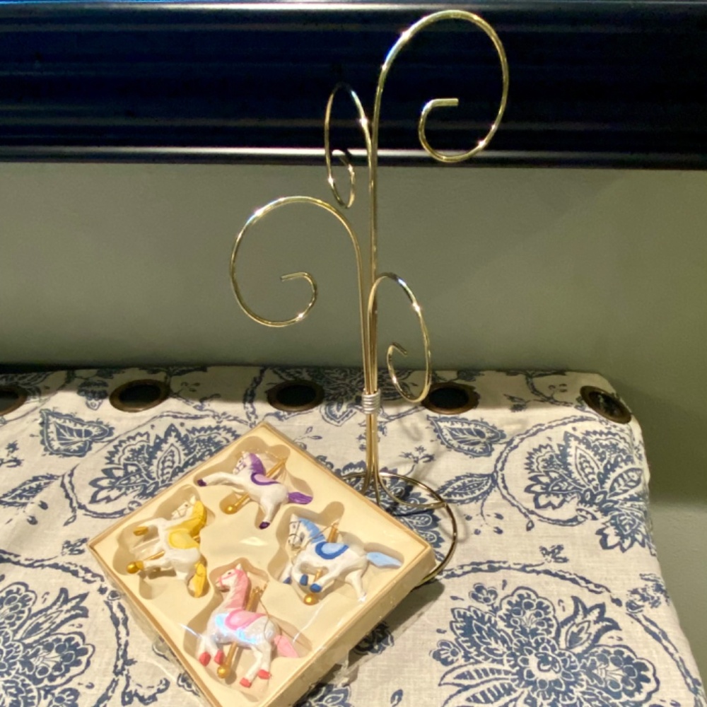 4 Carousel Horse Ornaments, Wood & Hand Painted, 13" Wire Stand, Nursery or Tree - Picture 14 of 16